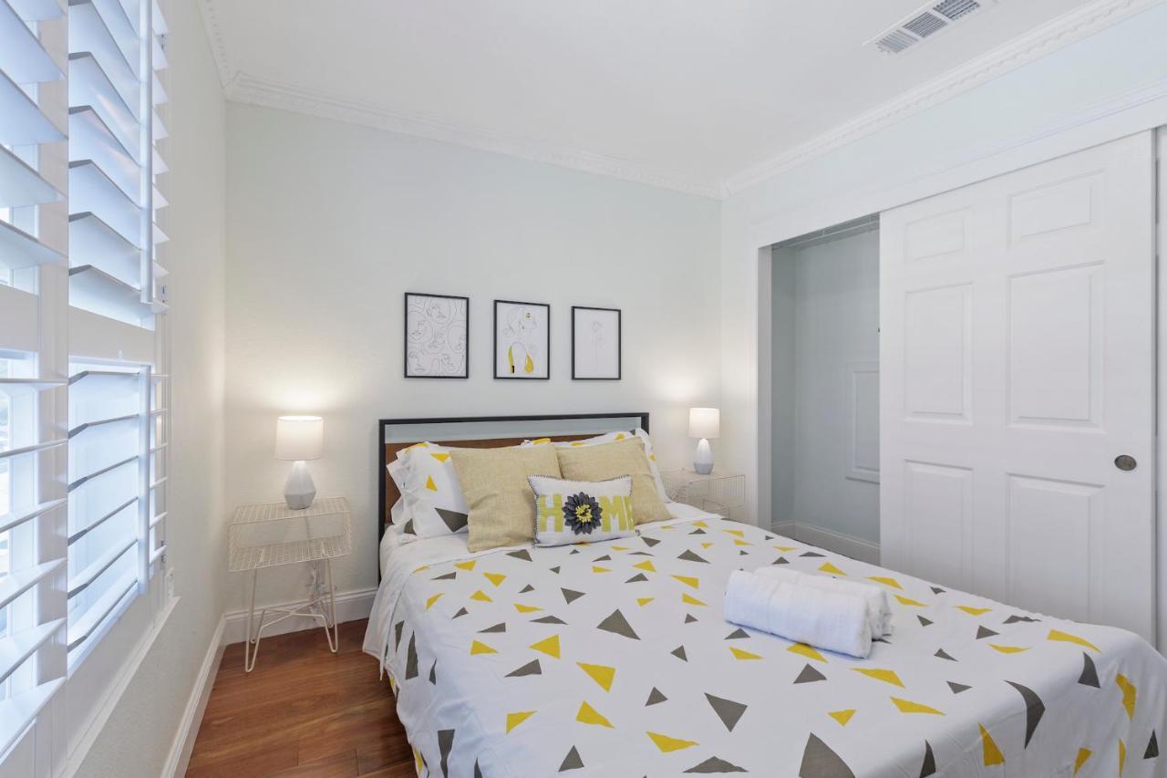 @ Marbella Lane - Buckingham Place Laundry + P Пасифика Екстериор снимка