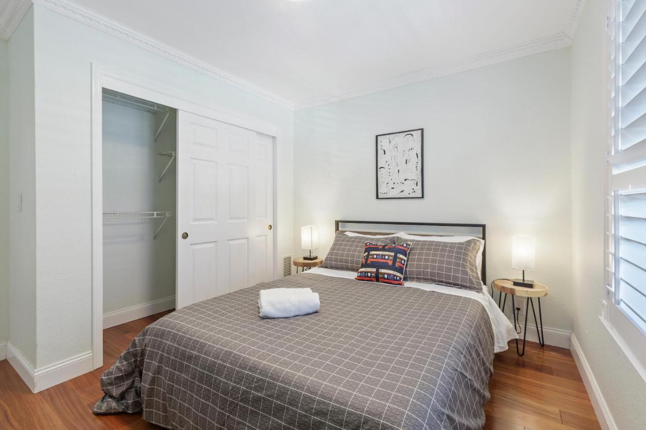 @ Marbella Lane - Buckingham Place Laundry + P Пасифика Екстериор снимка